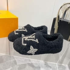 Louis Vuitton Slippers